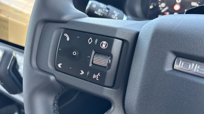 Land Rover Defender 3.0 D250 X-Dynamic SE 110 5dr Auto Diesel Estate - Image 24
